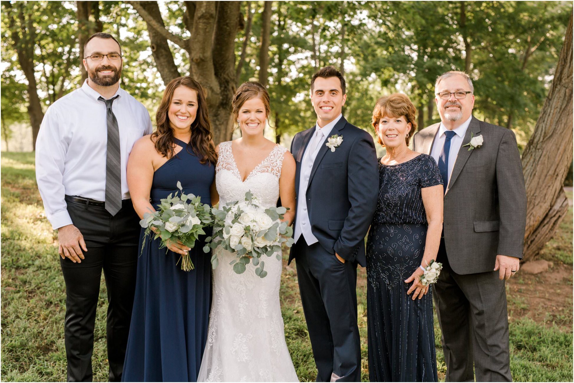 tips for photographing families on a wedding day
